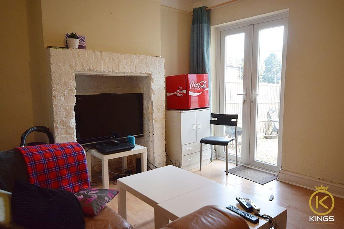 4 bedroom house for rent Weston Road, Surrey, GU2 8AS UniHomes