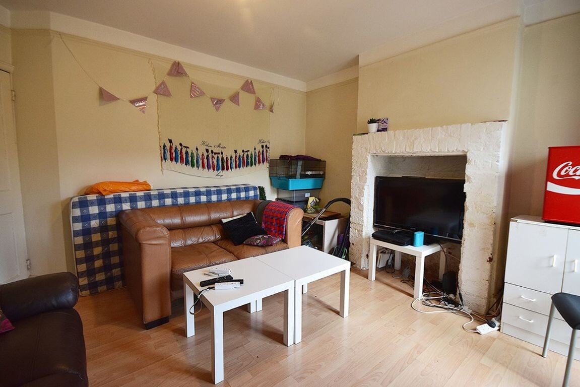 4 bedroom house for rent Weston Road, Surrey, GU2 8AS UniHomes