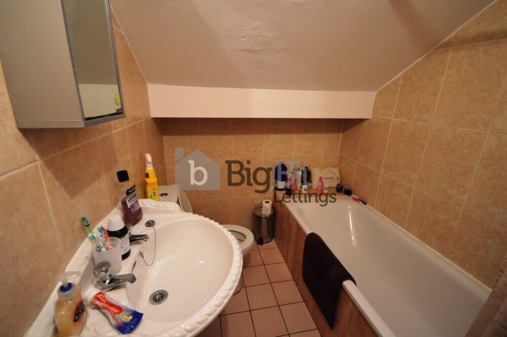 7 bedroom house for rent Hyde Park Road, Leeds, LS6 1AH UniHomes