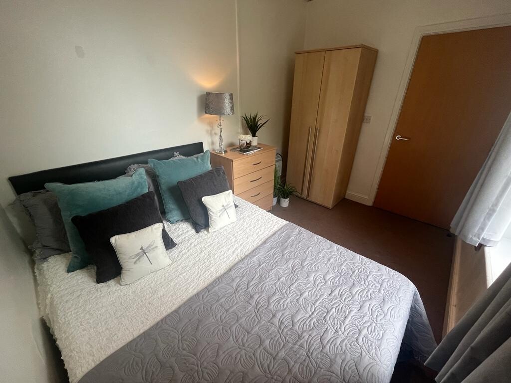 2 bedroom house for rent Ridgeway House, Grosvenor Road Leeds, LS6 2DZ