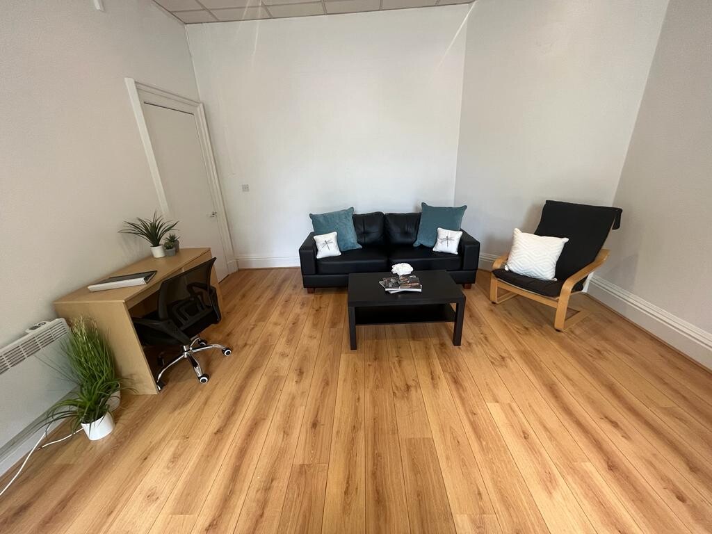 2 bedroom house for rent Ridgeway House, Grosvenor Road Leeds, LS6 2DZ