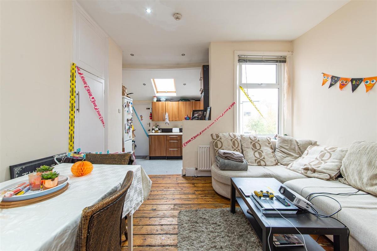 5 bedroom apartment for rent Roxburgh Place, Newcastle, NE6 5HU UniHomes