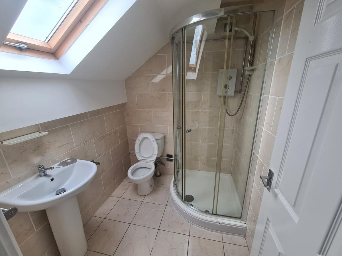 4 bedroom apartment for rent Stonegate Road, Leeds, LS6 4HZ UniHomes