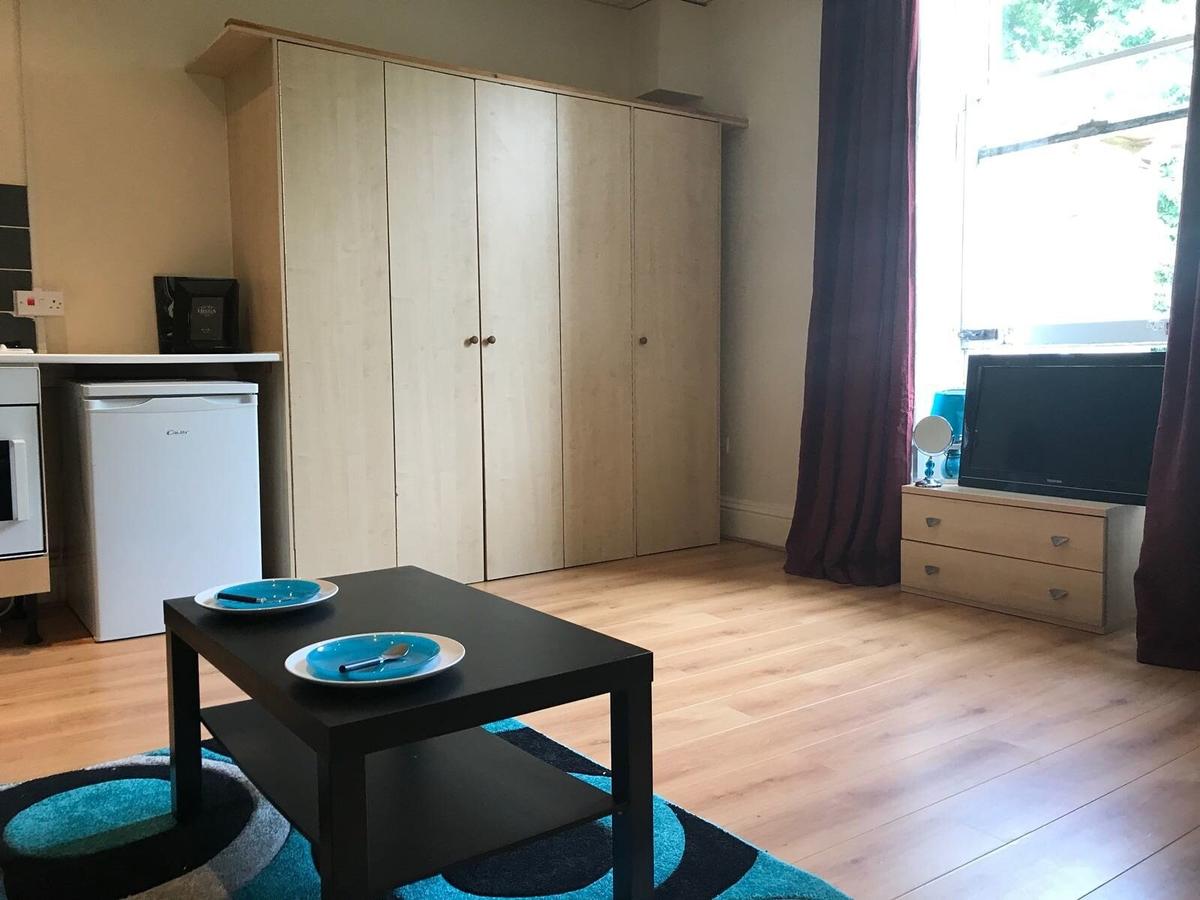 1 bedroom house for rent Ridgeway House, Grosvenor Road, Leeds, LS6 2DZ