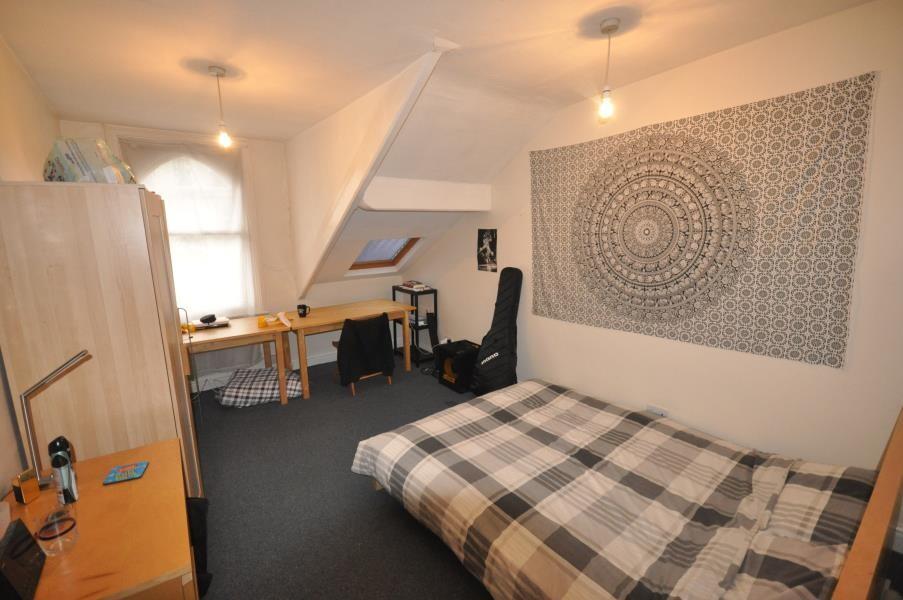 3 bedroom apartment for rent Blenheim Terrace, Leeds, LS2 9HD UniHomes