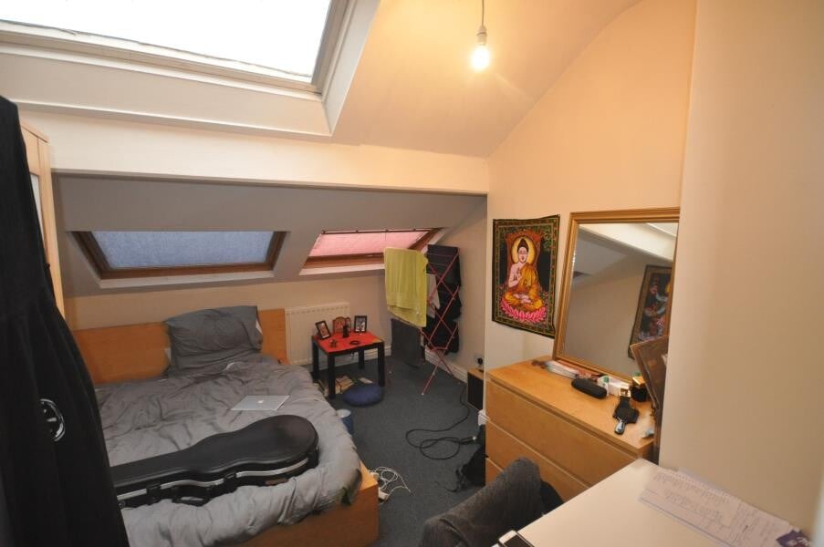 3 bedroom apartment for rent Blenheim Terrace, Leeds, LS2 9HD UniHomes