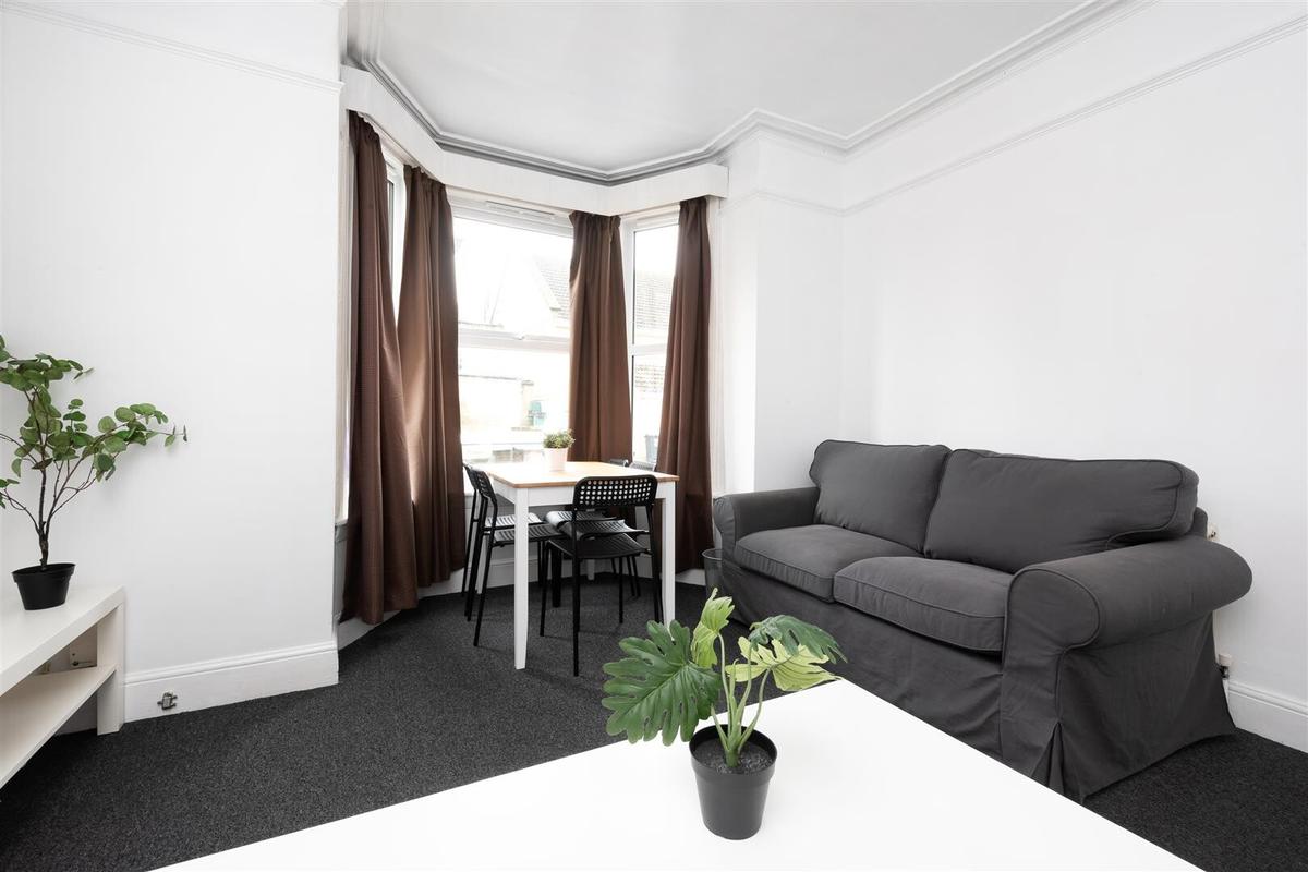 5 bedroom house for rent Triangle North, Bath, BA2 3JB UniHomes