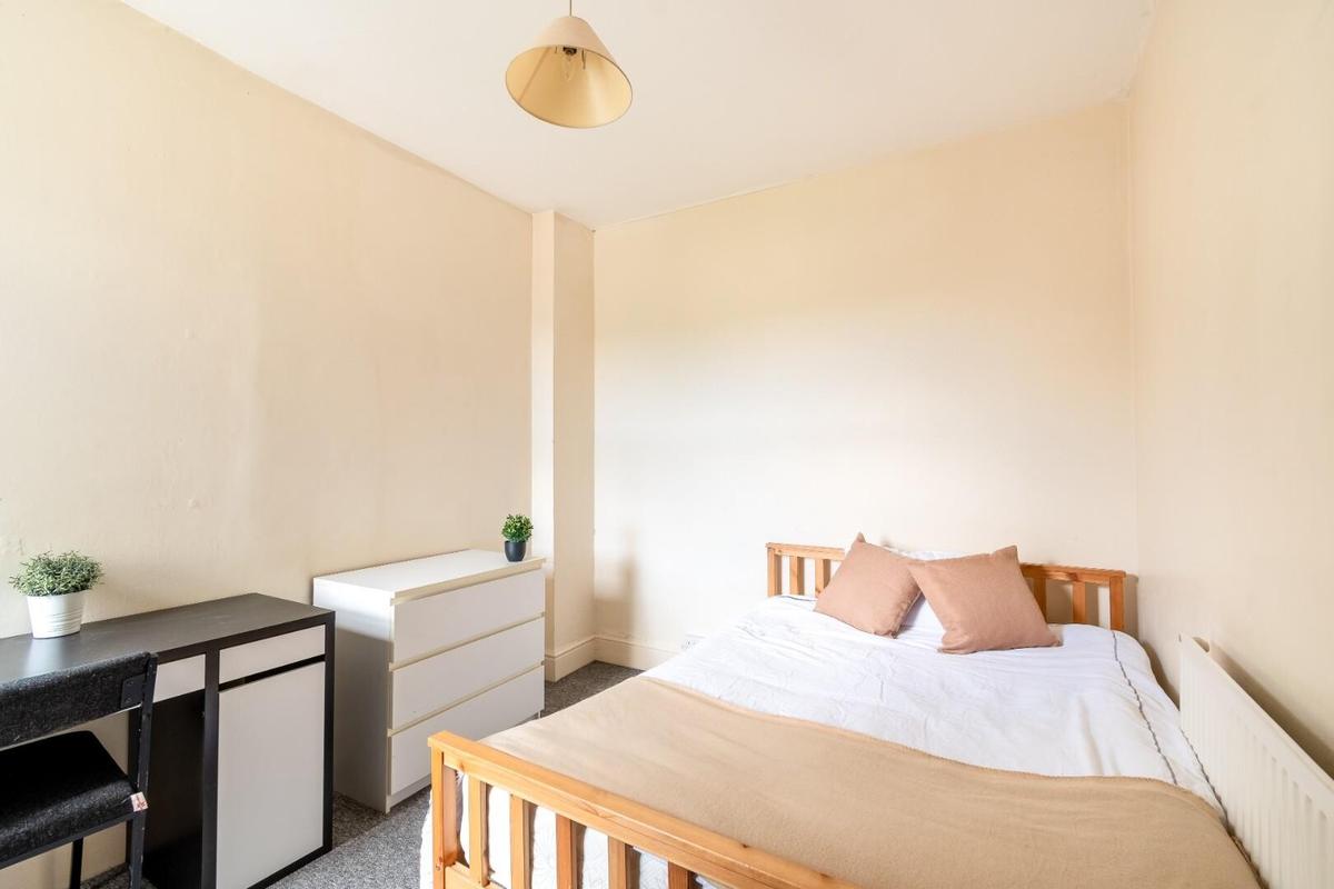 5 bedroom house for rent Triangle North, Bath, BA2 3JB UniHomes