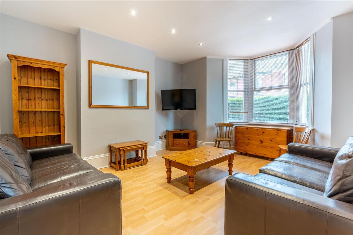 6 bedroom house for rent Roxburgh Place, Newcastle, NE6 5HU UniHomes