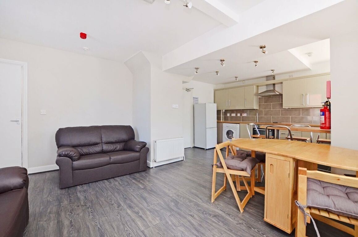 5 bedroom house for rent Lancing Road Sheffield, S2 4ET UniHomes