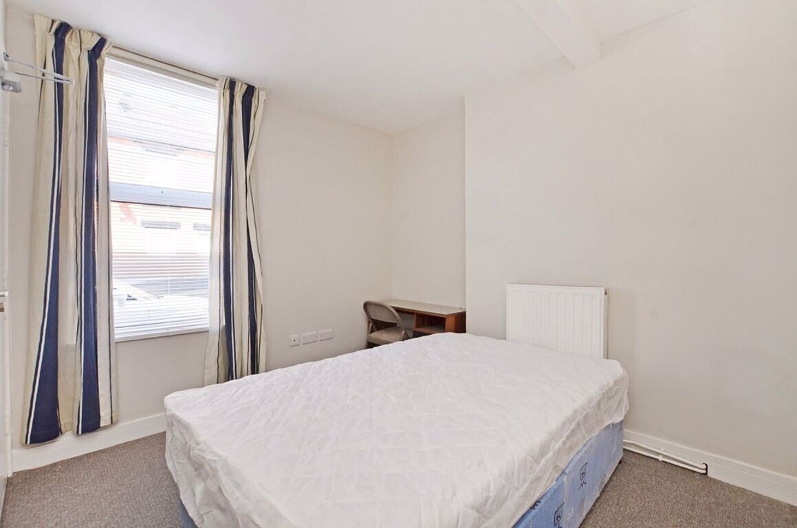 5 bedroom house for rent Lancing Road Sheffield, S2 4ET UniHomes