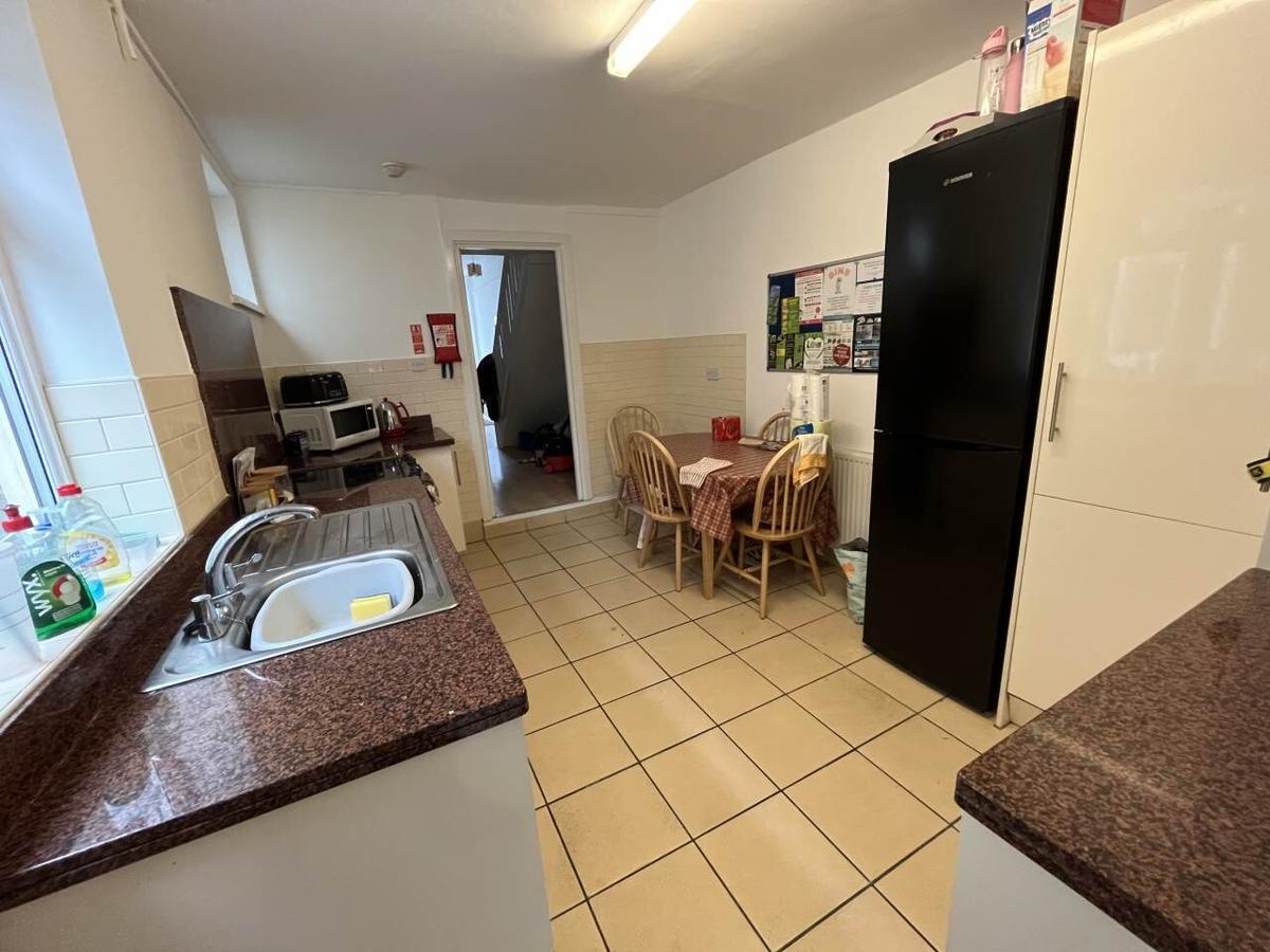 4 bedroom house for rent Cathays Terrace, Cardiff, CF24 4HT UniHomes