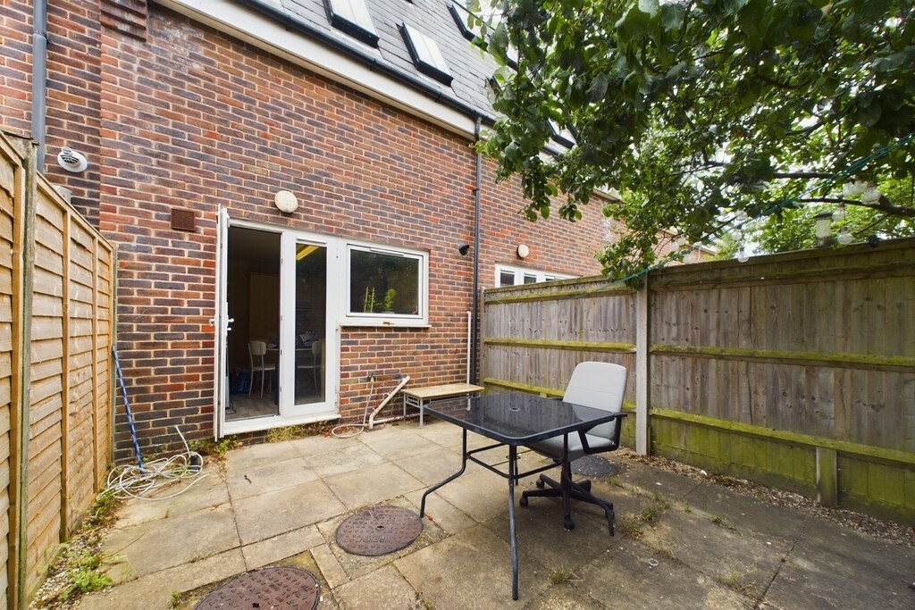 4 bedroom house for rent Dover Street, Southampton, SO14 6GG UniHomes