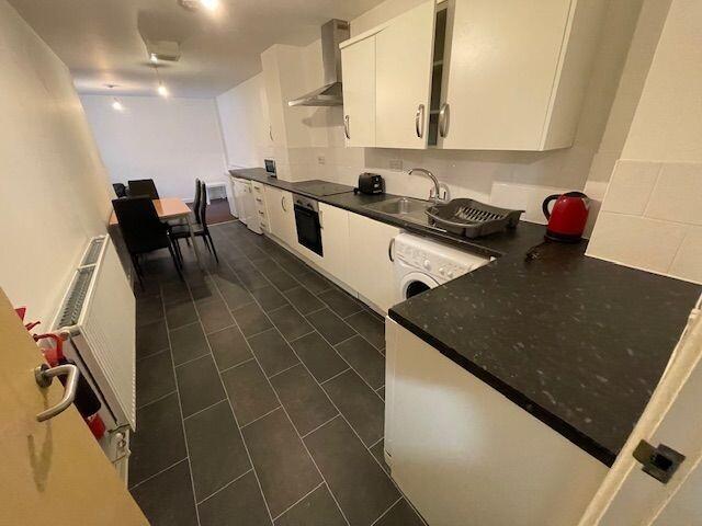 3 bedroom apartment on 132-136 The Parade, Town Centre, Leamington Spa
