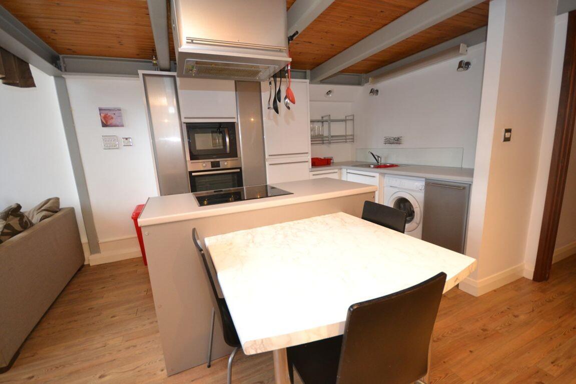 3 bedroom apartment for rent Crusader House, Nottingham, NG1 3BT UniHomes