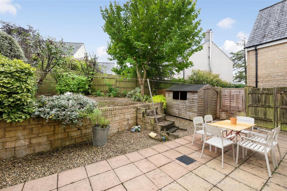 7 bedroom house for rent Middlewood Close, Bath, BA2 2TU UniHomes