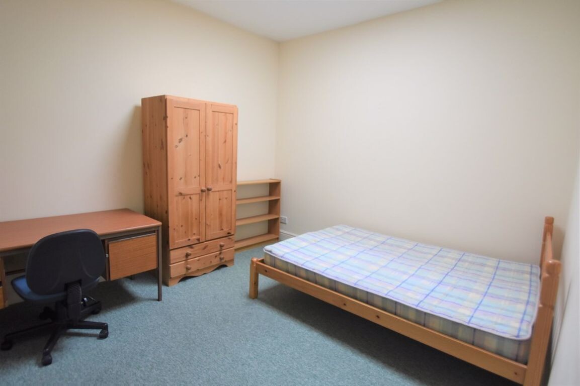 3 bedroom apartment for rent Fawcett Road, Portsmouth, PO4 0DB UniHomes