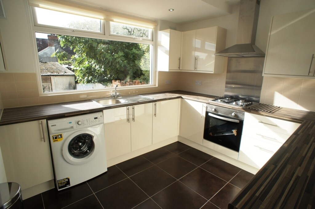 5 bedroom house for rent Pentyrch Street, Cardiff, CF24 4JX UniHomes