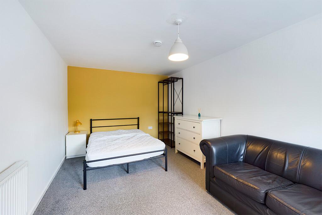 6 bedroom house for rent Cambridge Road, Southampton, SO14 6US UniHomes