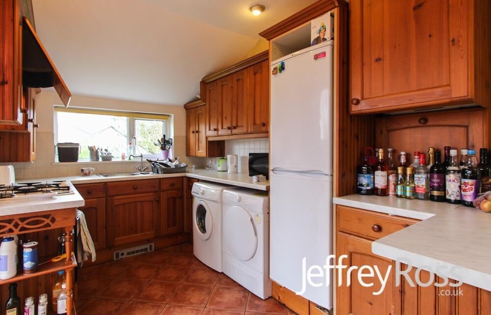 5 bedroom house for rent Windermere Avenue, Cardiff, CF23 5PQ UniHomes