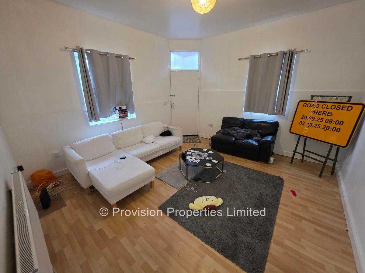 4 bedroom house for rent Harold Mount Leeds Leeds, LS6 1PW | UniHomes