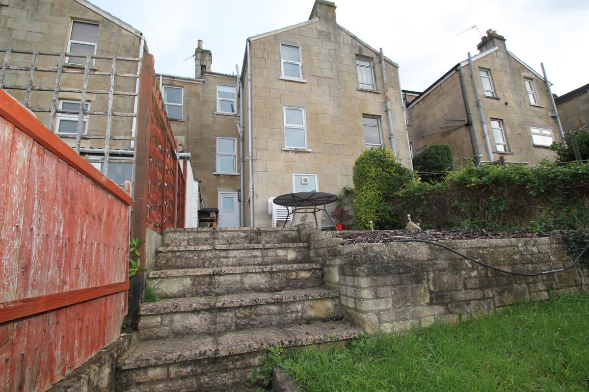 5 bedroom house for rent Coronation Avenue, Bath, BA2 2JP UniHomes
