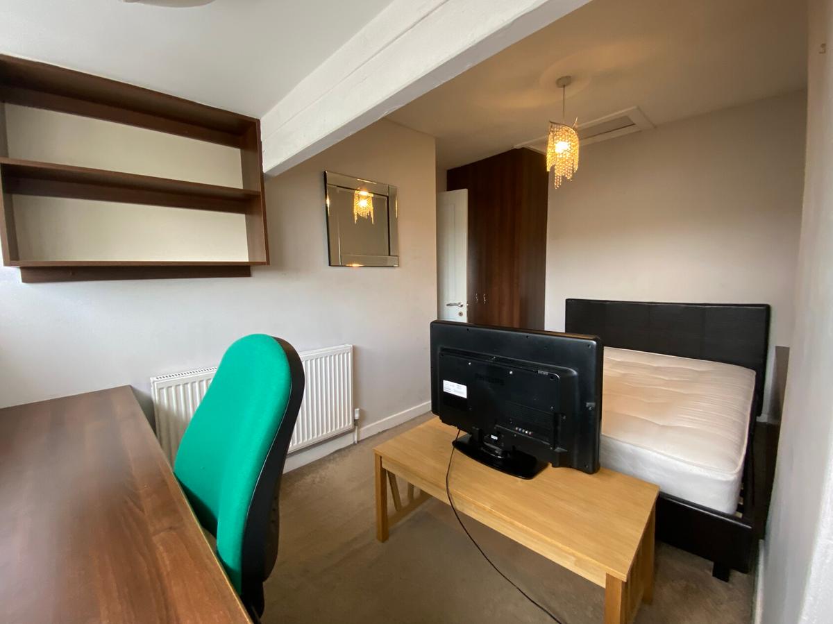 3 bedroom house for rent Highbury Road, Leeds, LS6 4EX UniHomes