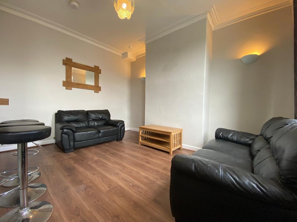 3 bedroom house for rent Highbury Road, Leeds, LS6 4EX UniHomes