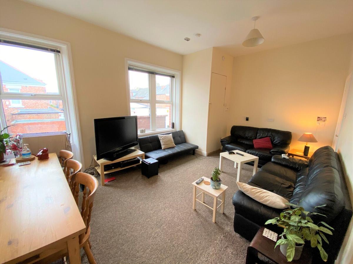 4 bedroom house for rent Heaton Hall Road, Newcastle, NE6 5NQ UniHomes