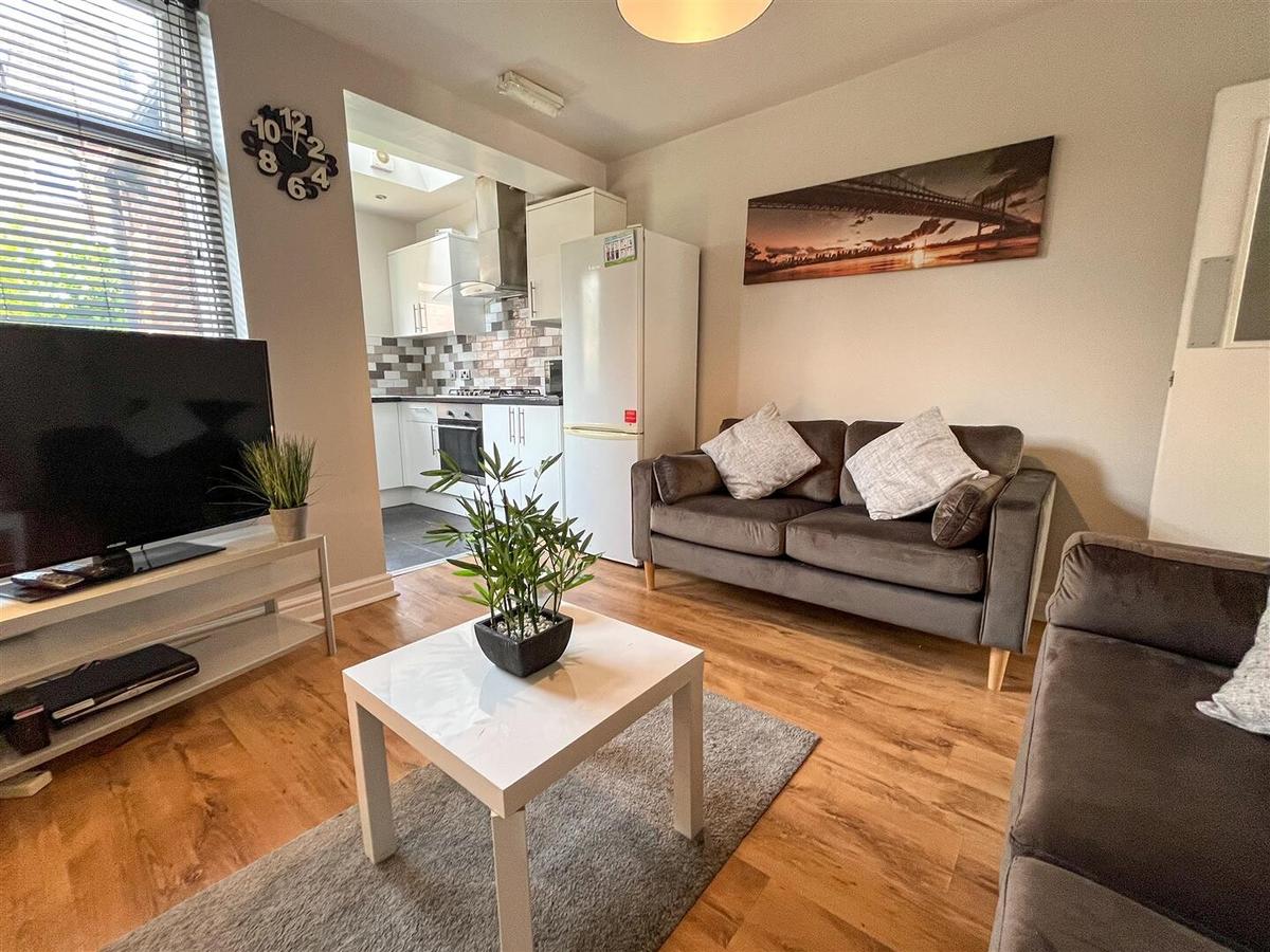 5 bedroom house on Belgrave Square, City Centre, Sheffield