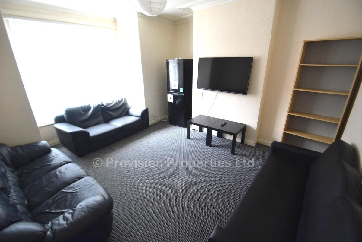 7 bedroom house on Chestnut Avenue Leeds, Hyde Park, Leeds