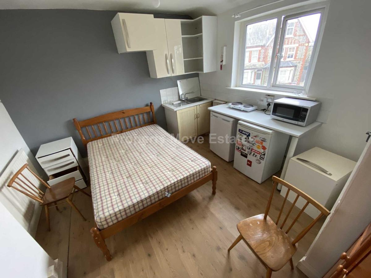 7 bedroom house for rent London Road, Reading, RG1 3PB UniHomes