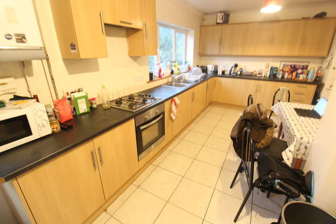 6 bedroom house for rent Blenheim Gardens, Southampton, SO17 3RN UniHomes