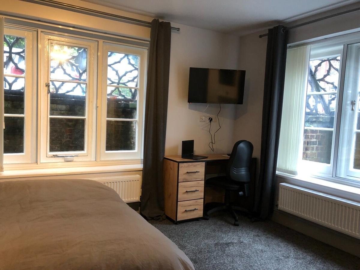 1 bedroom house for rent Winton Square, StokeonTrent, ST4 2AD UniHomes