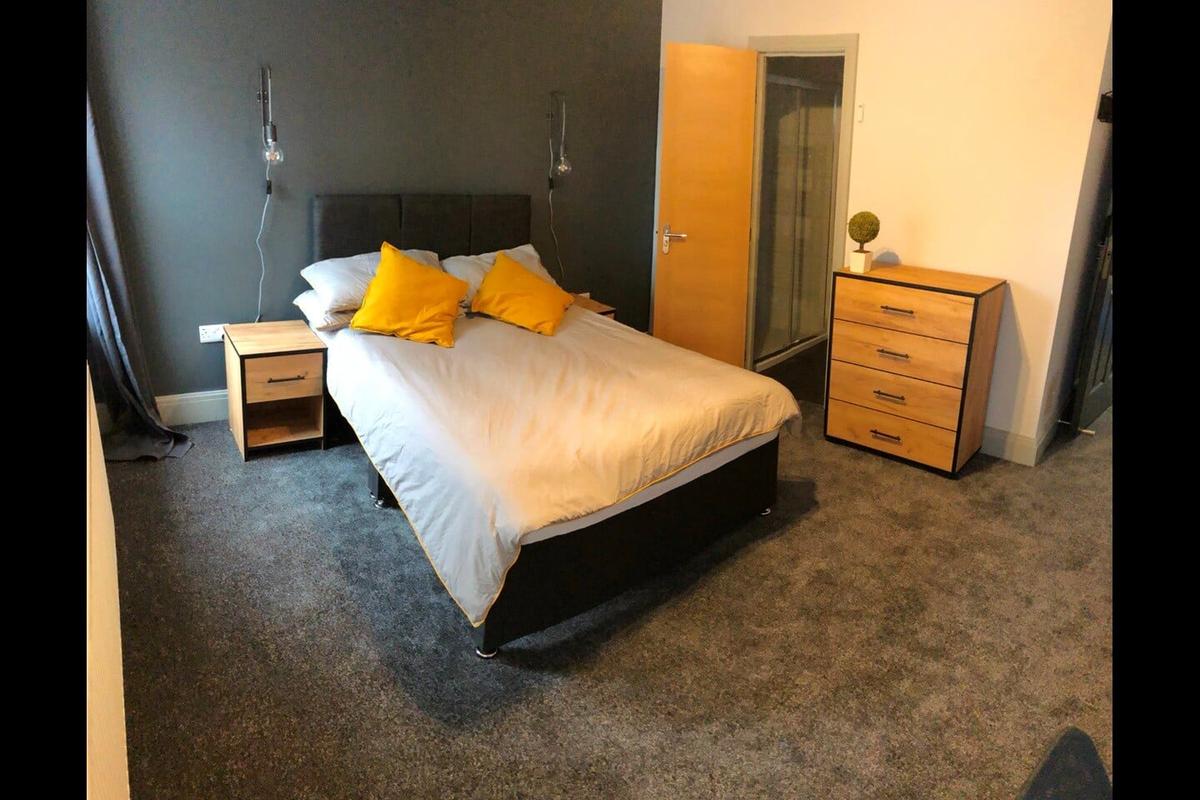 1 bedroom house for rent Winton Square, StokeonTrent, ST4 2AD UniHomes