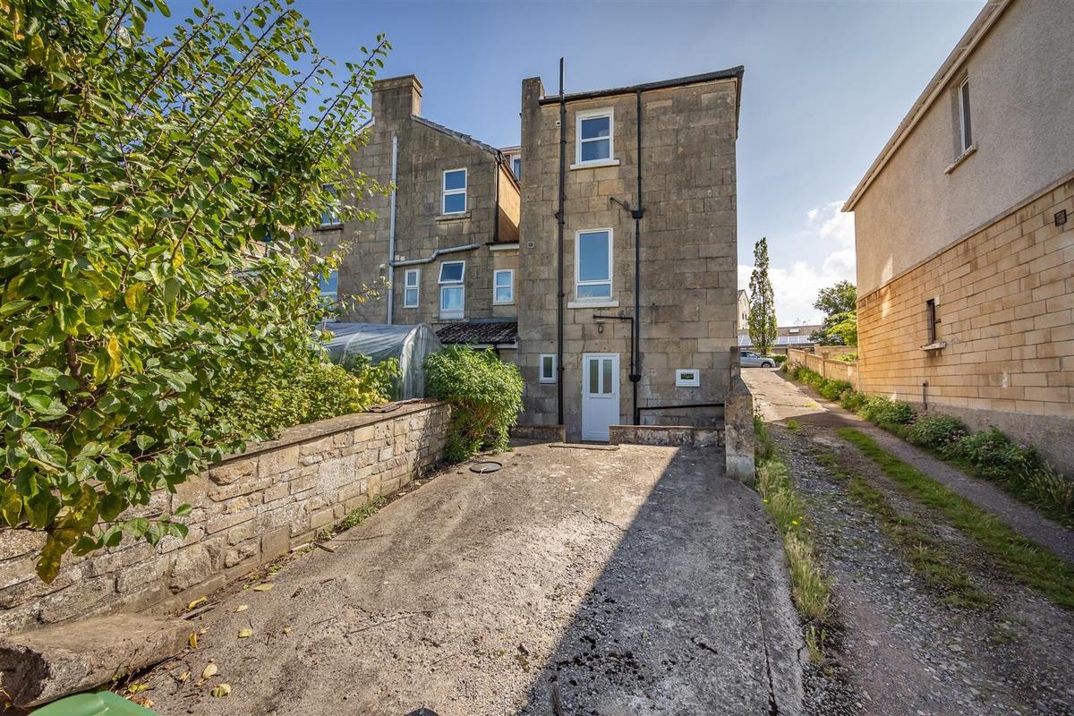 6 bedroom house for rent Livingstone Terrace, Bath, BA2 3LE UniHomes