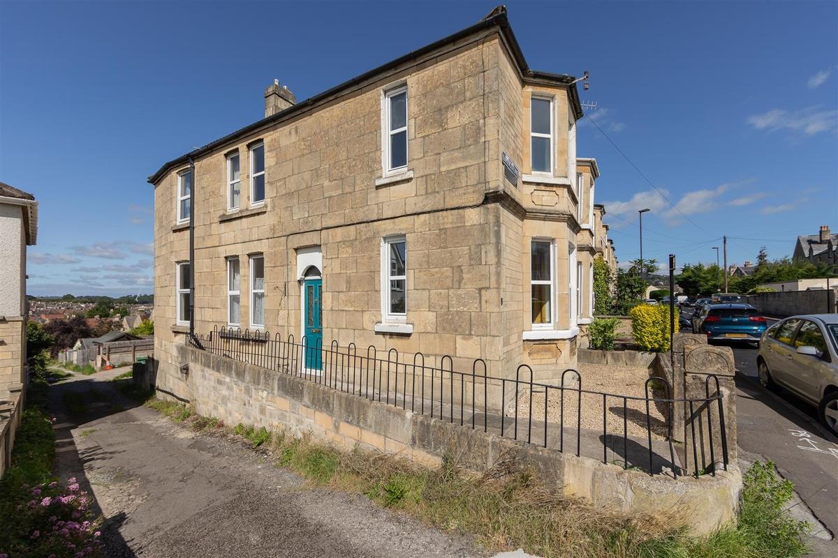 6 bedroom house for rent Livingstone Terrace, Bath, BA2 3LE UniHomes