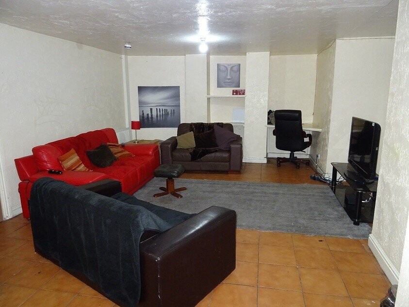 6 bedroom house for rent Headingley Avenue, Leeds, LS6 3ER UniHomes