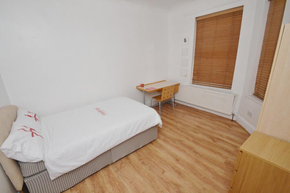 6 bedroom house for rent Standish Road, Manchester, M14 6NP UniHomes