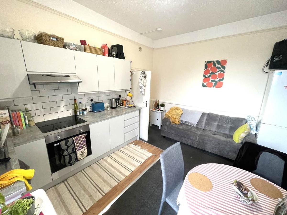 4 bedroom apartment for rent Church Road, Brighton, BN3 2DL UniHomes