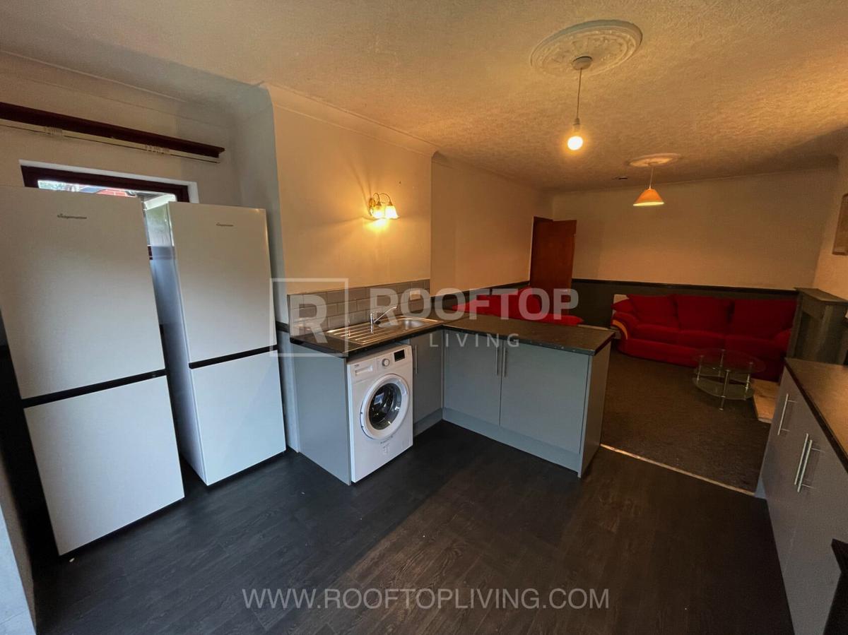 5 bedroom house for rent St. Annes Road, Leeds, LS6 3NZ UniHomes
