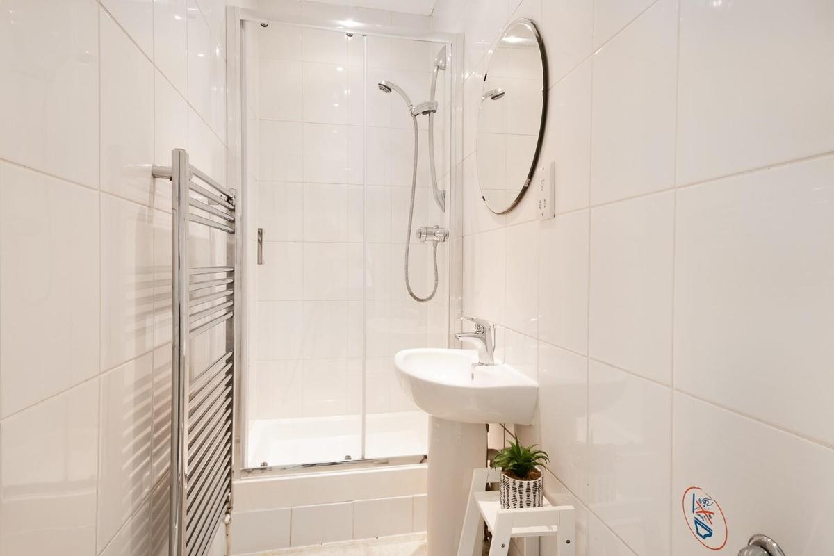 5 bedroom house for rent Ringwood Road, Bath, BA2 3JJ UniHomes