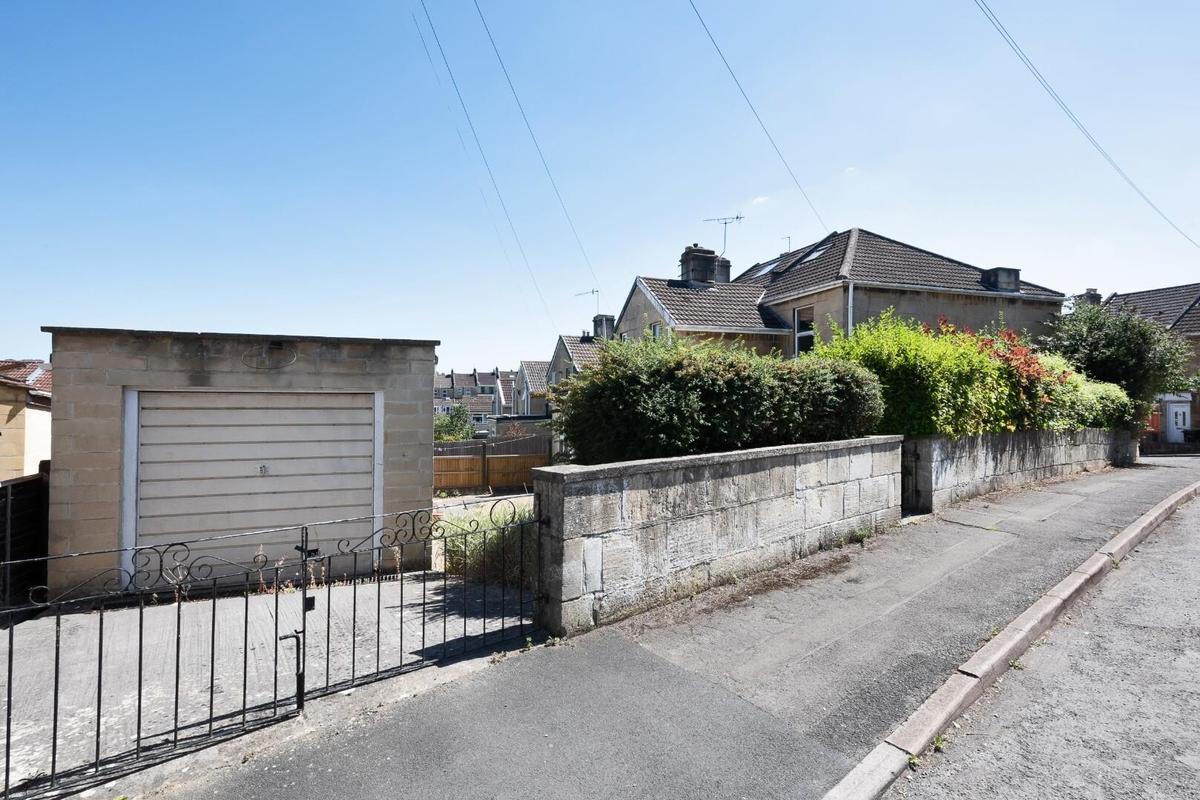 5 bedroom house for rent Ringwood Road, Bath, BA2 3JJ UniHomes