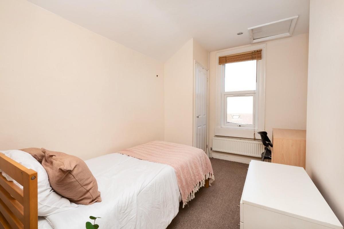 5 bedroom house for rent Ringwood Road, Bath, BA2 3JJ UniHomes