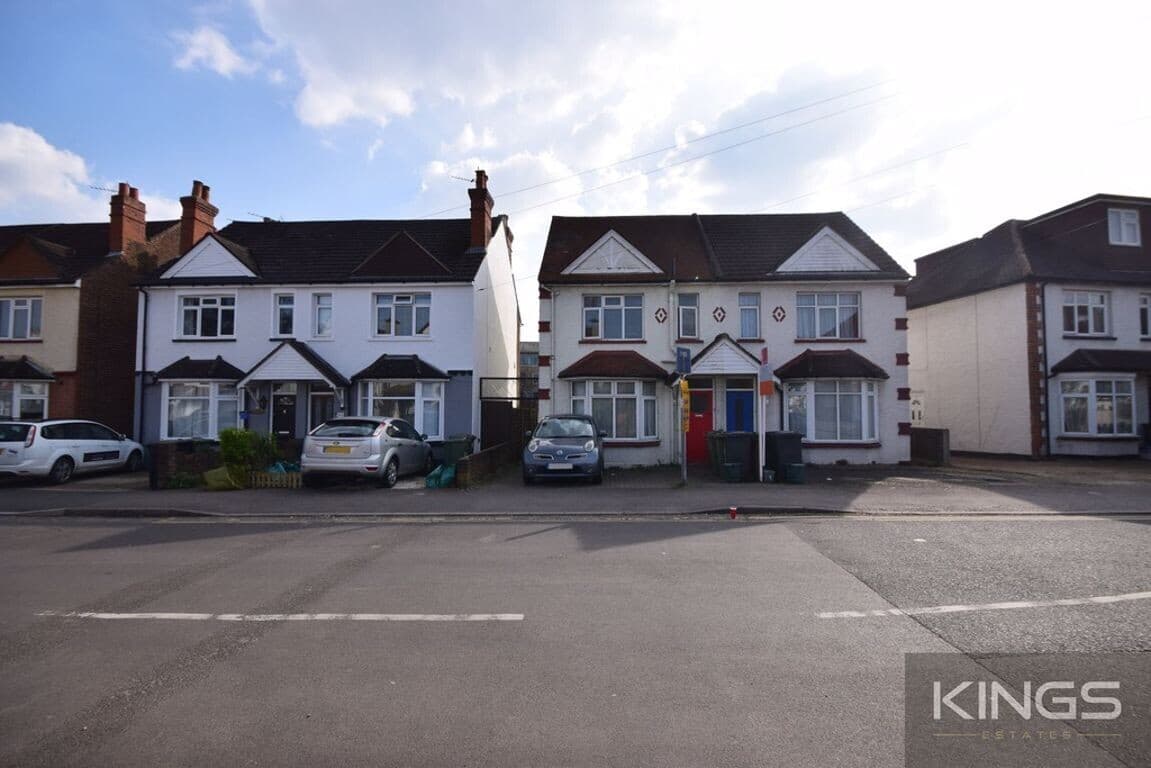 4 bedroom house for rent Weston Road, Surrey, GU2 8AS UniHomes