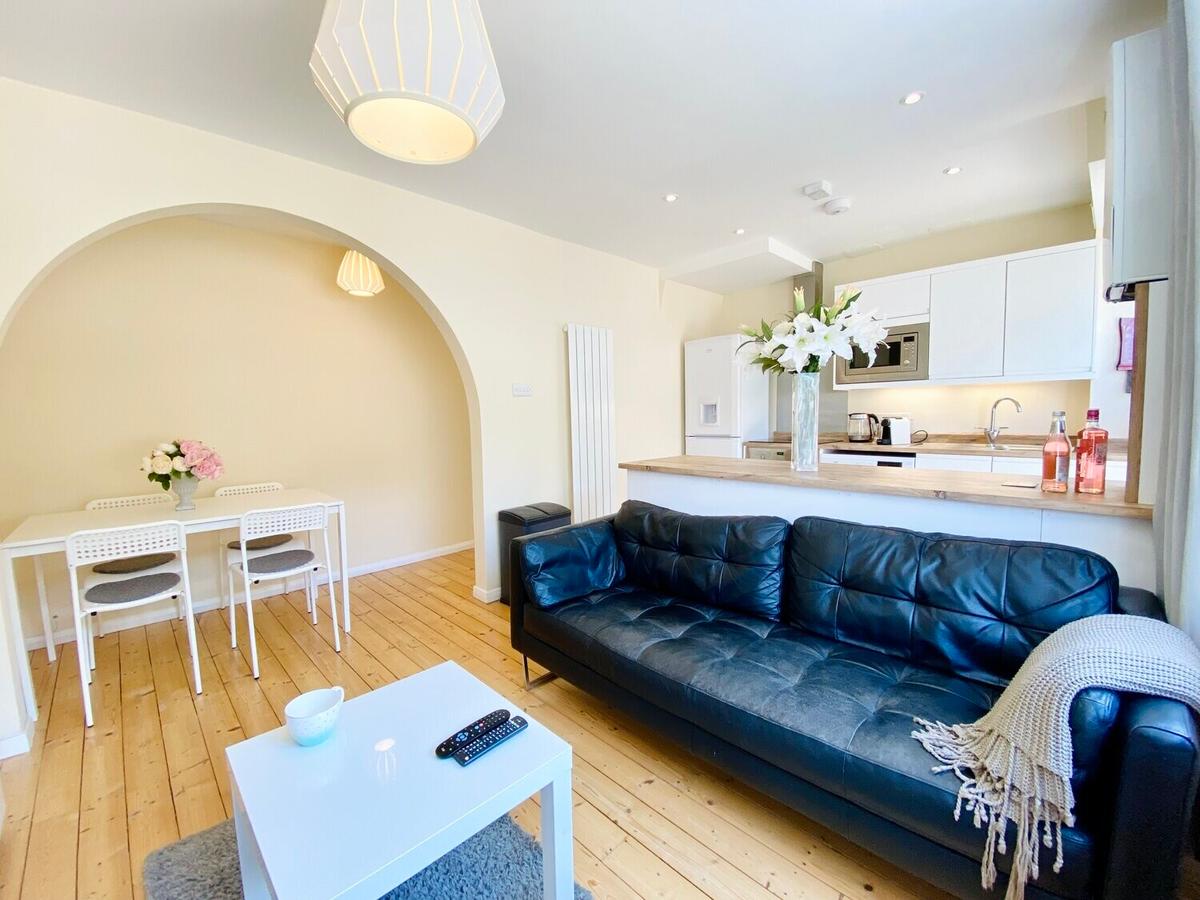 4 bedroom house for rent Edgeworth Road, Bath, BA2 2LU UniHomes