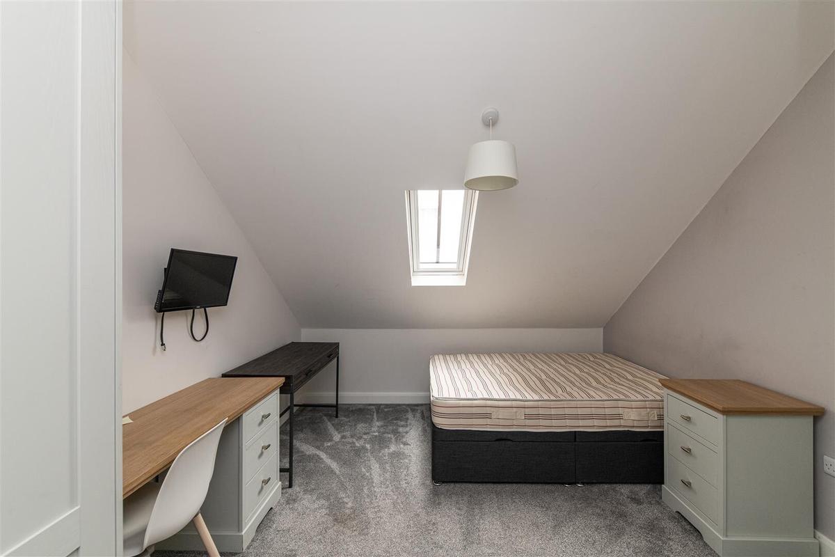 Student Secure Insurance 4 bedroom apartment for rent Picton Manor Newcastle, NE1 8XG | UniHomes