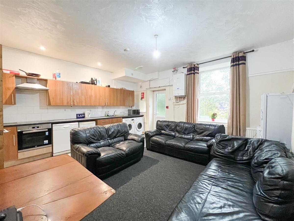 7 bedroom house for rent Crookesmoor Road, Sheffield, S10 1BD UniHomes