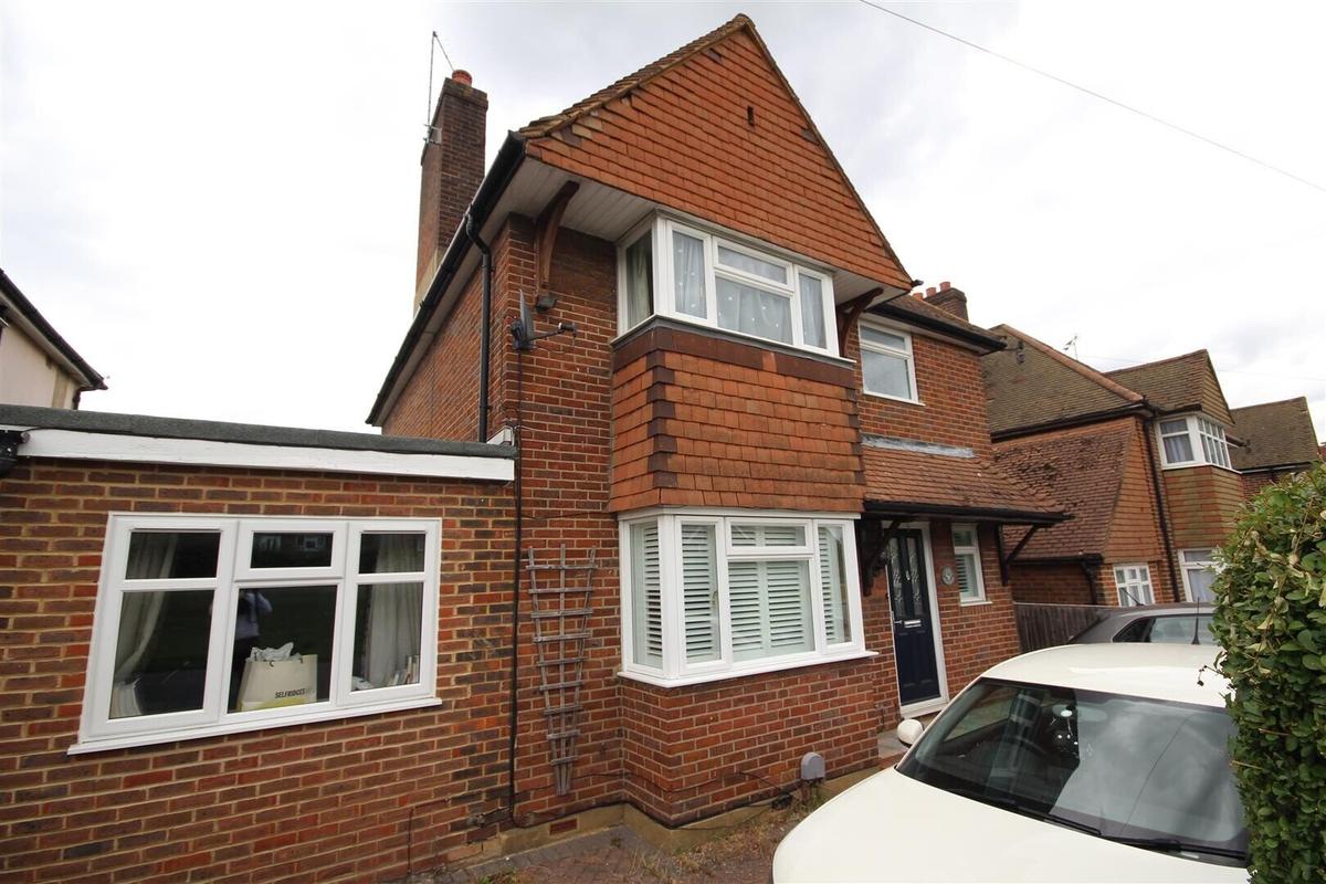 6 bedroom house for rent Aldershot Road, Surrey, GU2 8BH UniHomes
