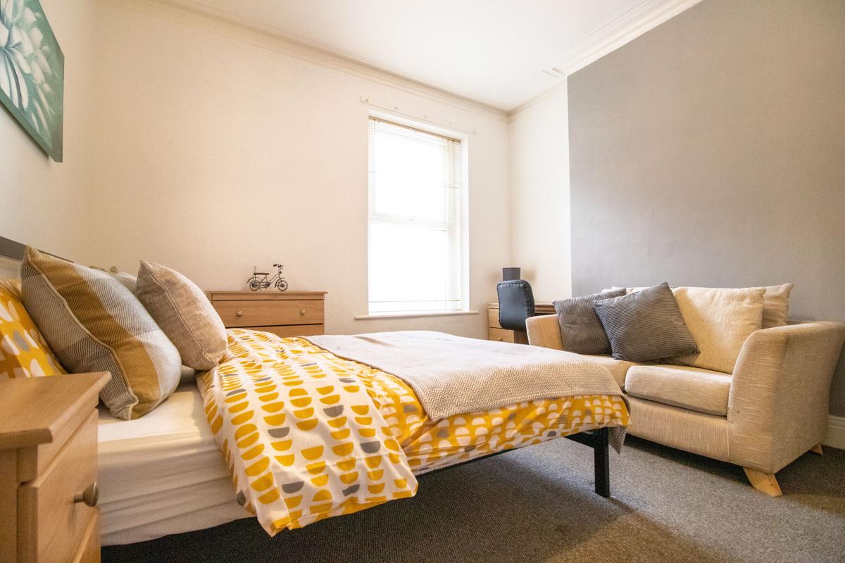 6 bedroom house for rent Chelsea Grove, Newcastle, NE4 5NN UniHomes